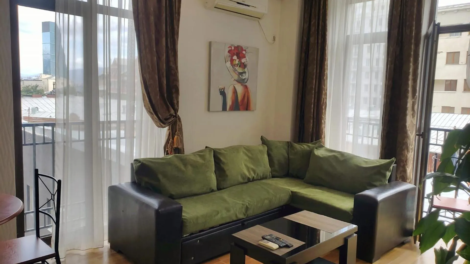 Cozy Apartment In The City Center Mtatsminda Tbilisi