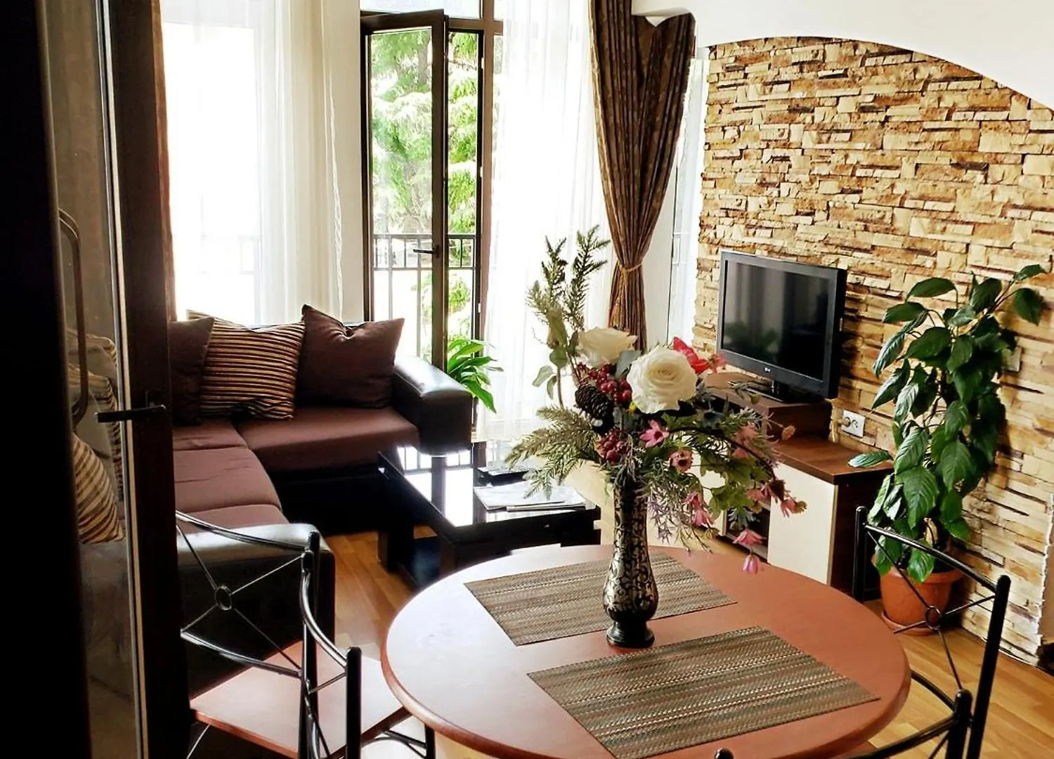 טביליסי Cozy Apartment In The City Center Mtatsminda