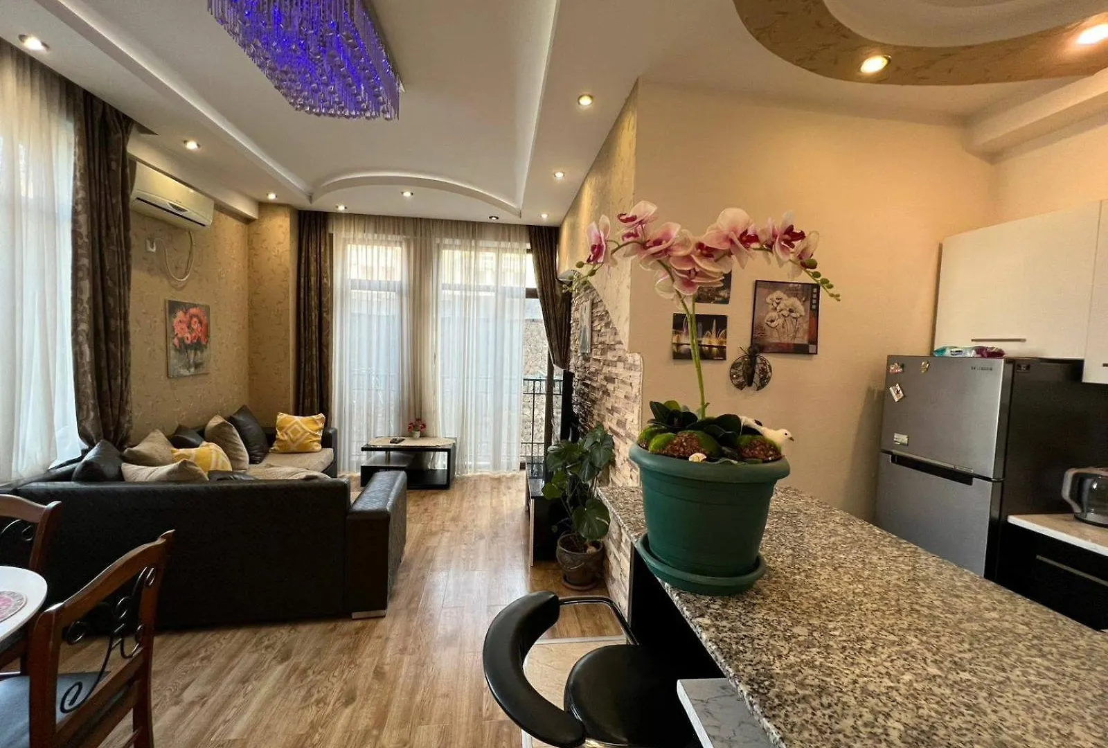 טביליסי Cozy Apartment In The City Center Mtatsminda